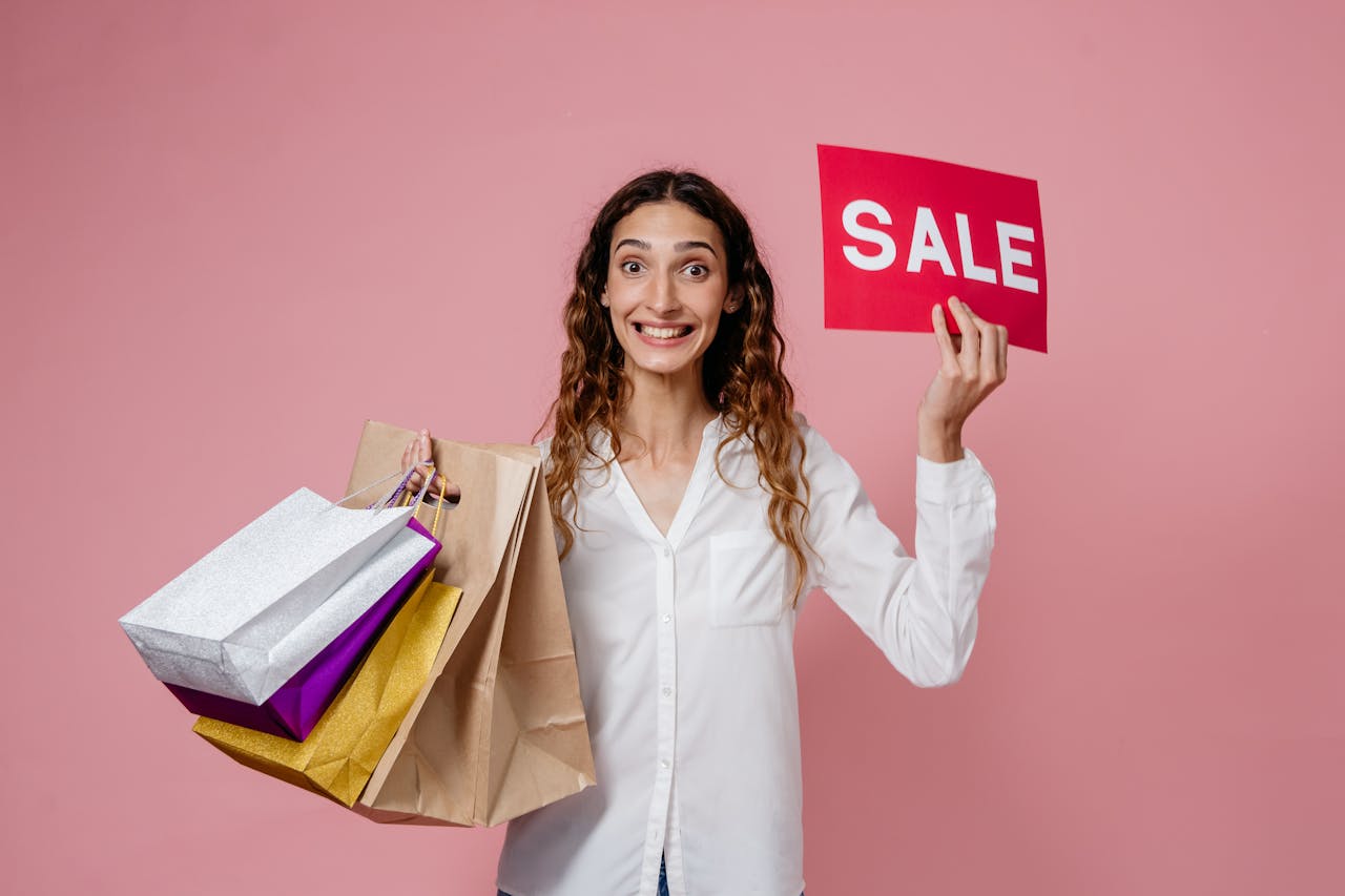 5 E-commerce Marketing Trends To Watch Out For This 2025