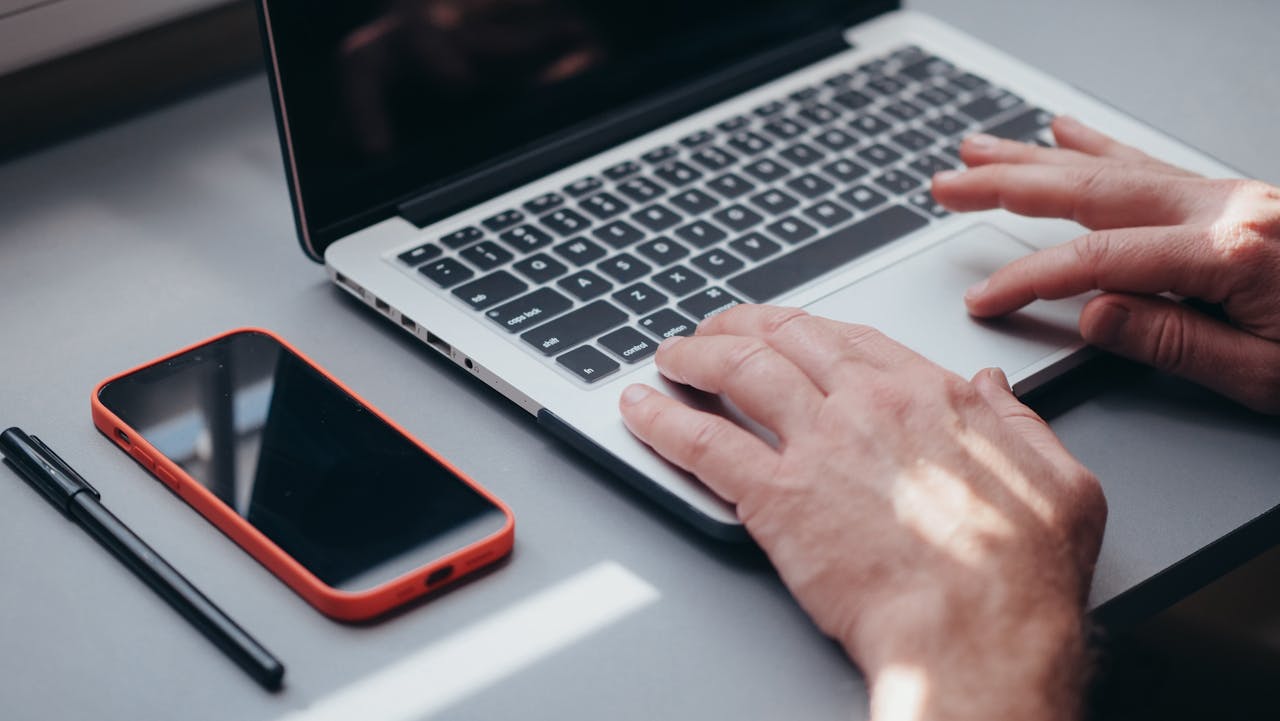 Driving Sales via SMS: How Business Text Messages Drive Conversions