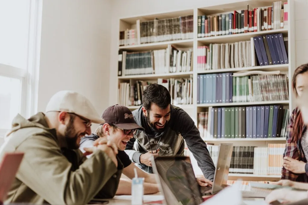 Top-Tips-On-Rolling-Out-An-Employee-Engagement-Survey-001