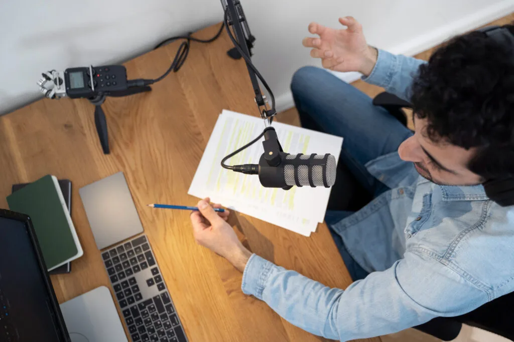 5-Different-Reasons-to-Use-a-Voiceover-for-Your-YouTube-Videos-and-Tips-to-Help-002