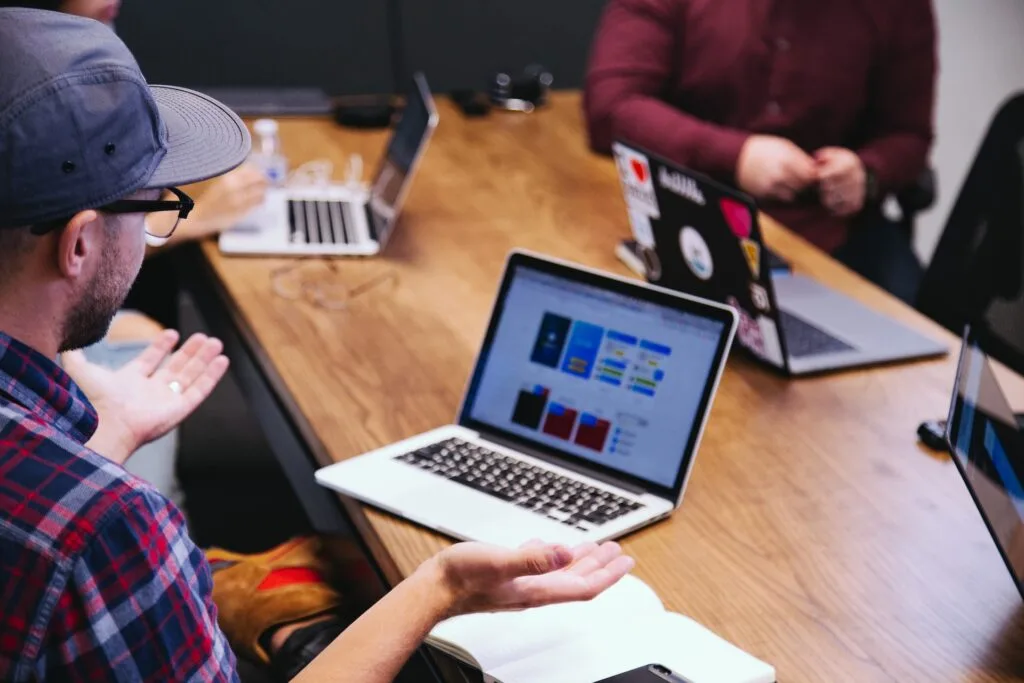 Innovative-Marketing-in-the-Modern-Era-Trends-and-Techniques-002