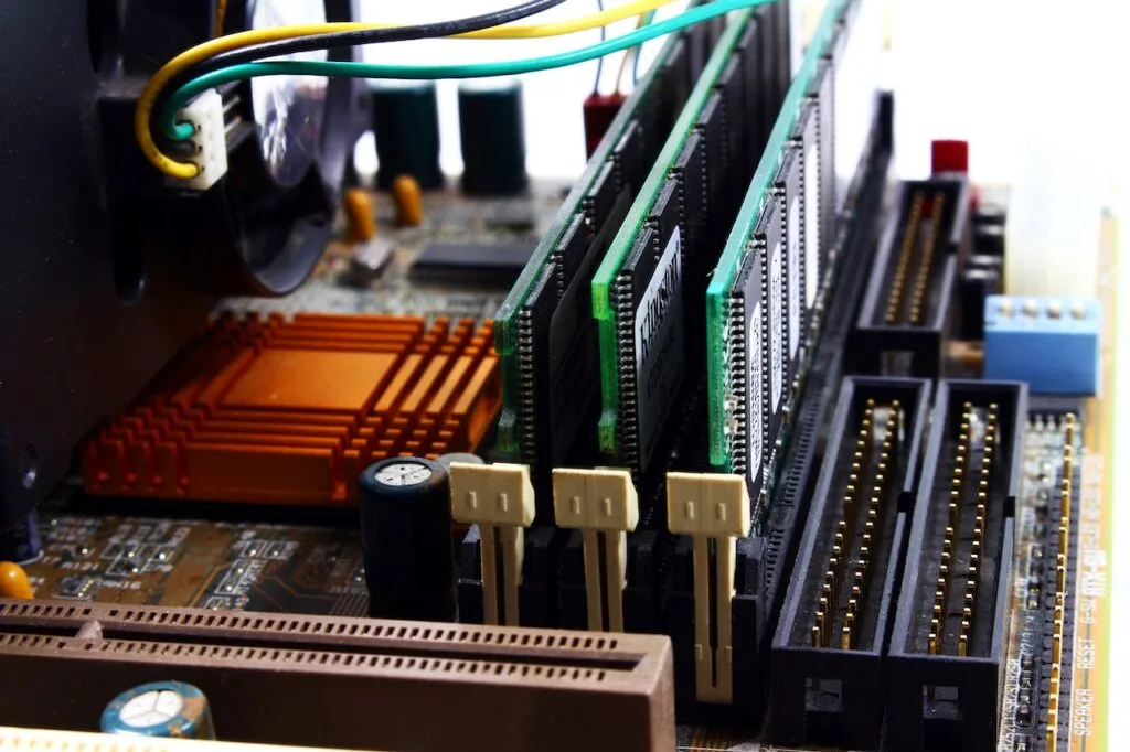 Sell-Upgrade-Repeat-The-Sustainable-Cycle-of-Used-RAM-Memory-001
