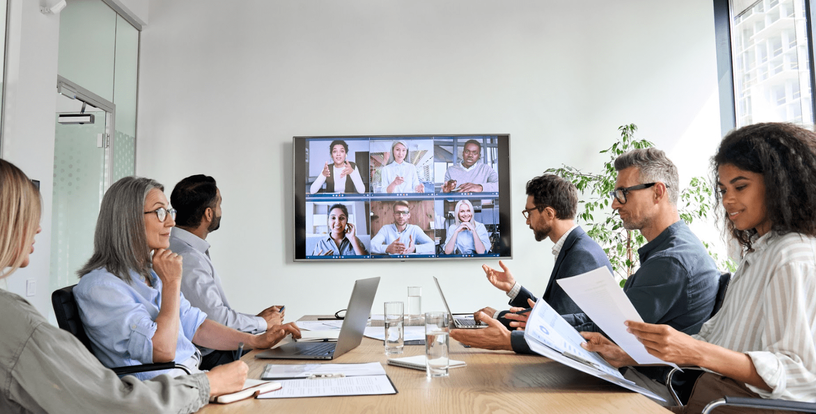 How To Choose The Right Communication Infrastructure For Your Business